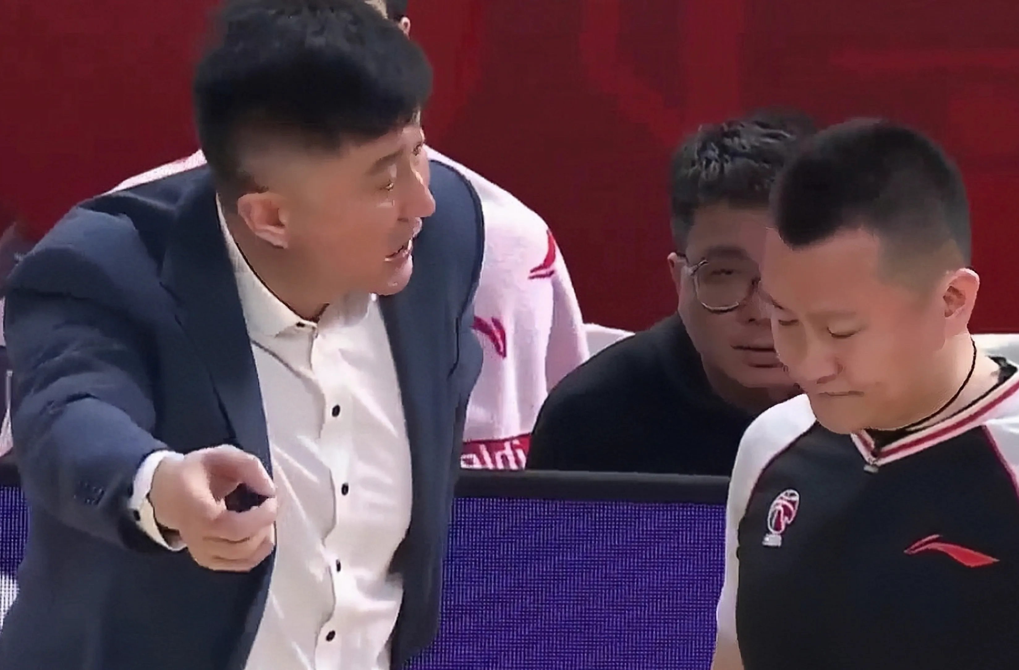 怒砍0分！广东旧将省联赛都打不明白几乎被教练弃用(五大联赛都拿过冠军的教练)