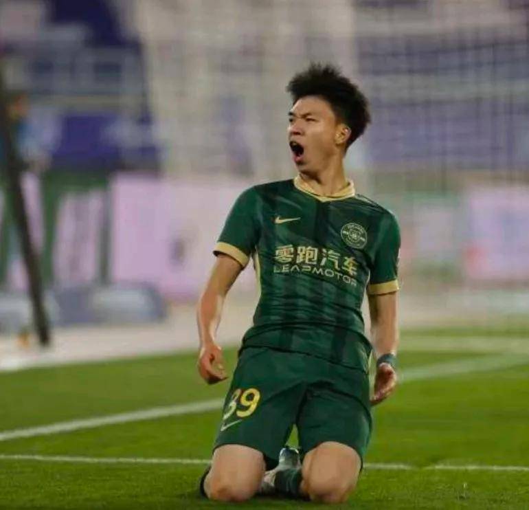 关于卡尔蒂斯冲击季军，年轻球员表现亮眼的信息