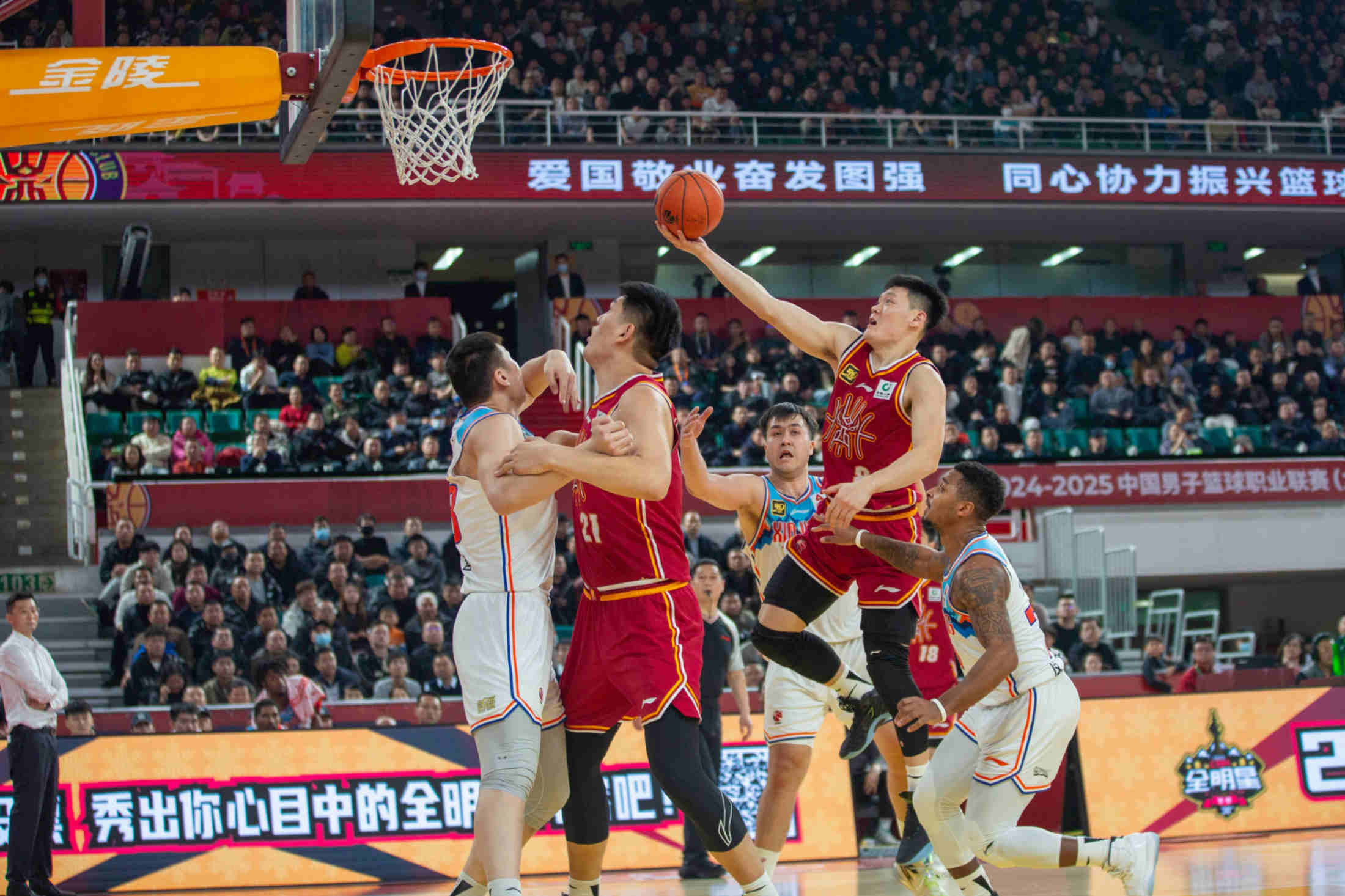 李弘权21分上海大胜广东张宁21分山西负同曦