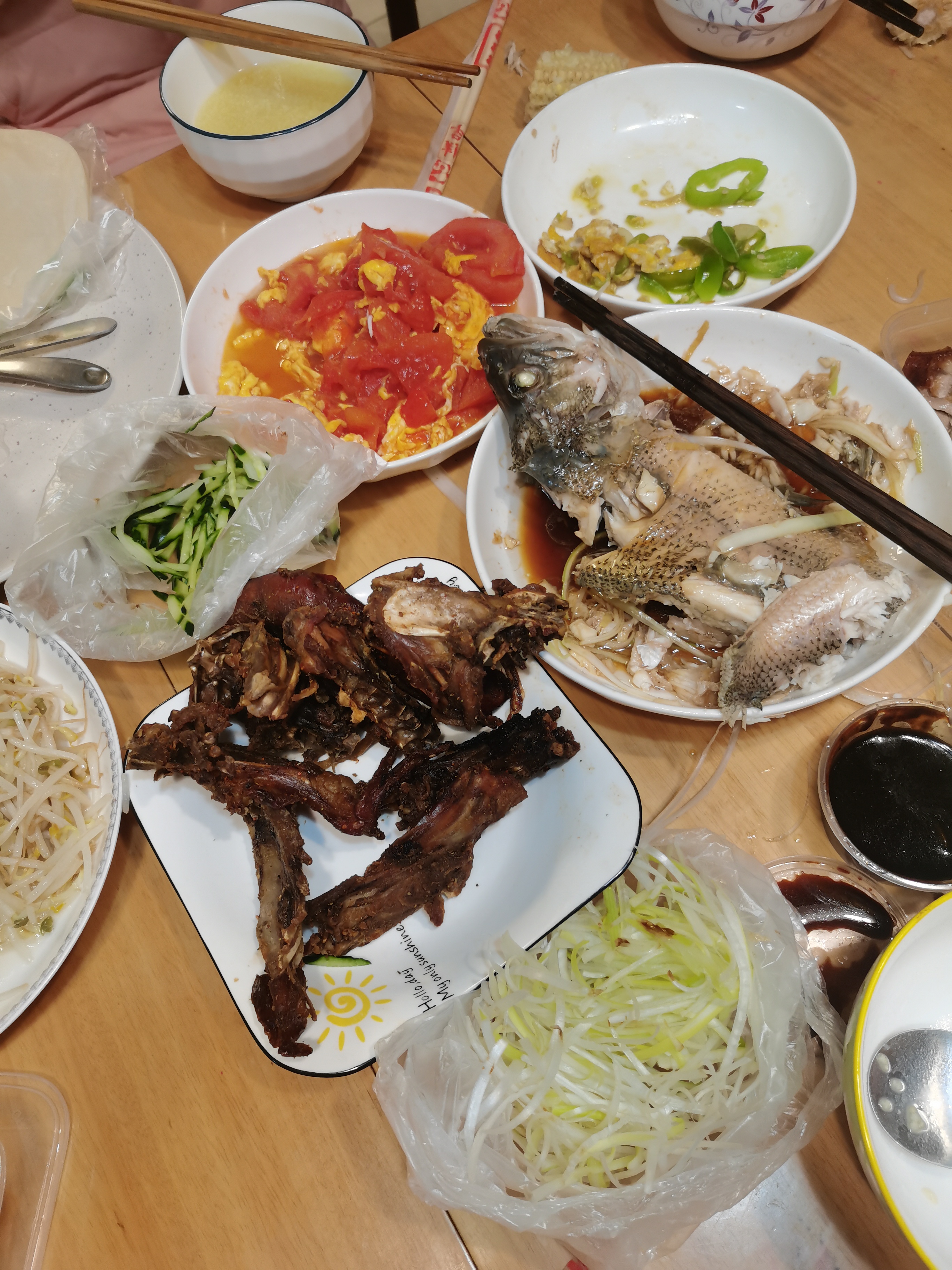 关于胃口大开！曾繁日分享日常：浅吃一下，放纵日的信息