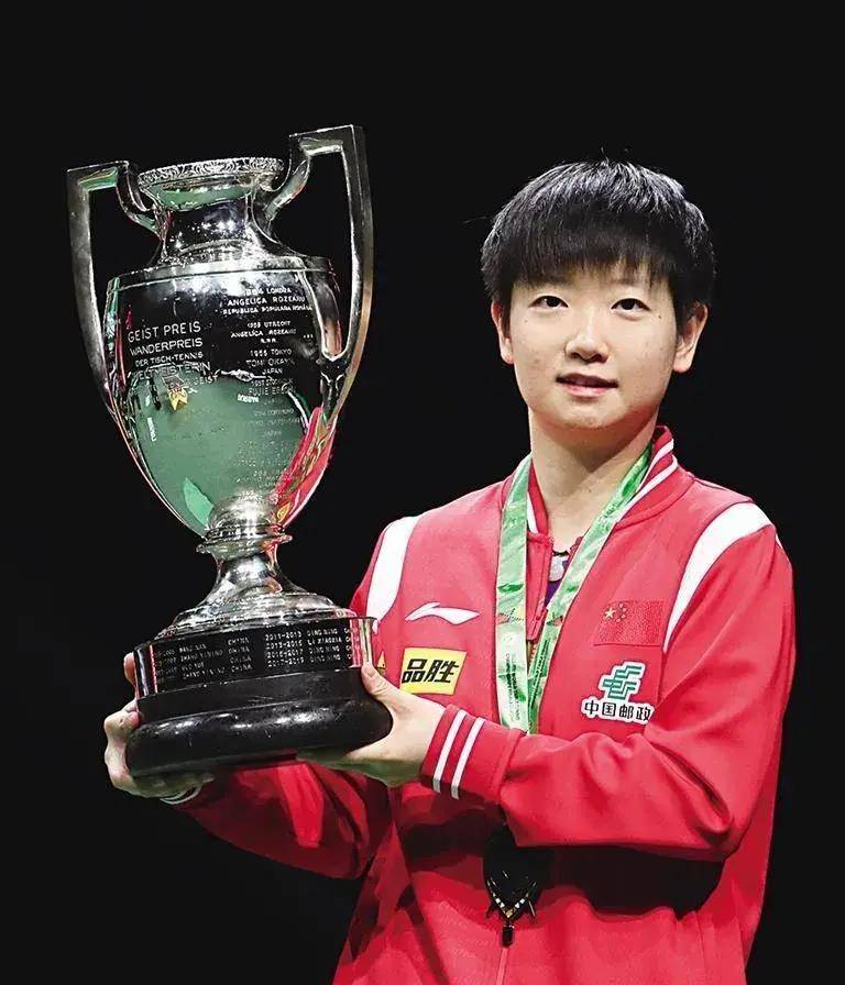 关于国乒谁最刺头!李隼:别看孙颖莎笑呵呵的她很难对付的信息