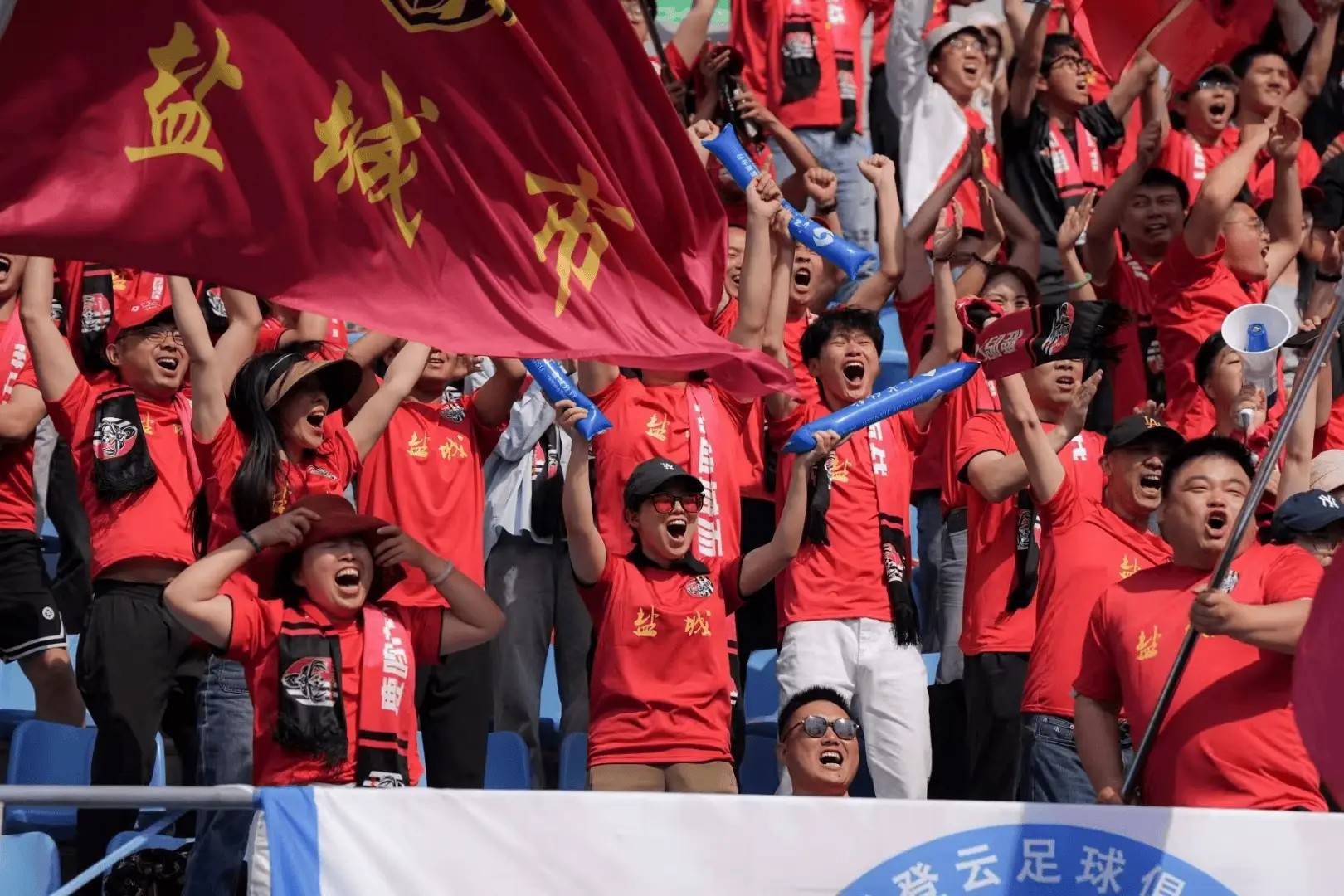 高天意：卡佩罗场内场外都很严格；17岁踢中甲是的简单介绍