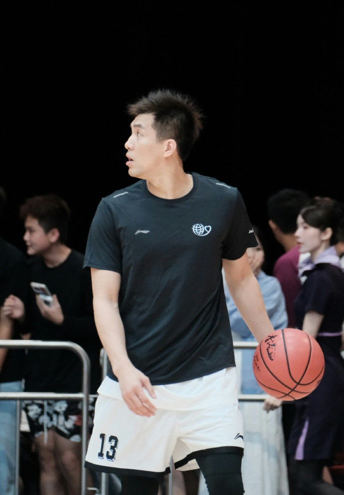江苏男篮球打得不咋滴新闻倒不少，换东家换教练大概率会换总经理