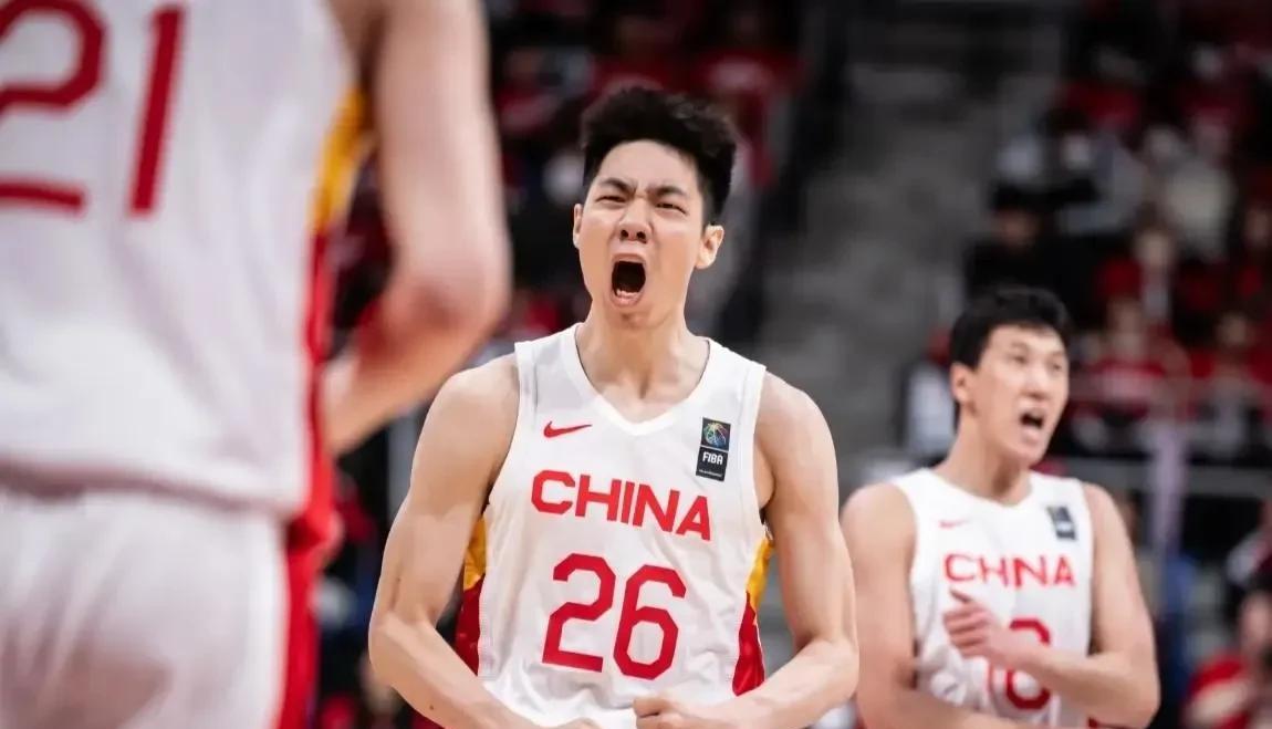 男篮结束热身赛，明日经上海飞沙特，将以14人前往，周琦情况未知的简单介绍