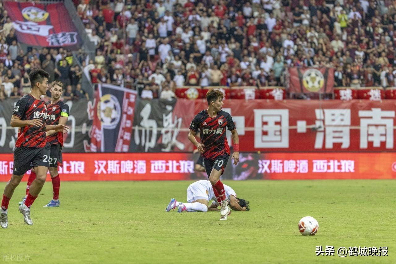 中甲-广东广州豹1-0南通卡洛斯制胜球伊万诺维奇破门被吹惹争议